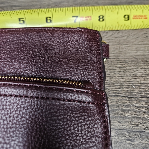 Tommy Hilfiger Maroon Single Zip Wristlet - Picture 5 of 6